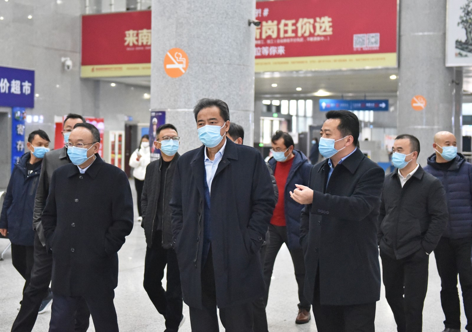 鄧建新一行檢查南昌長途汽車西站雨雪冰凍天氣安全生產(chǎn)