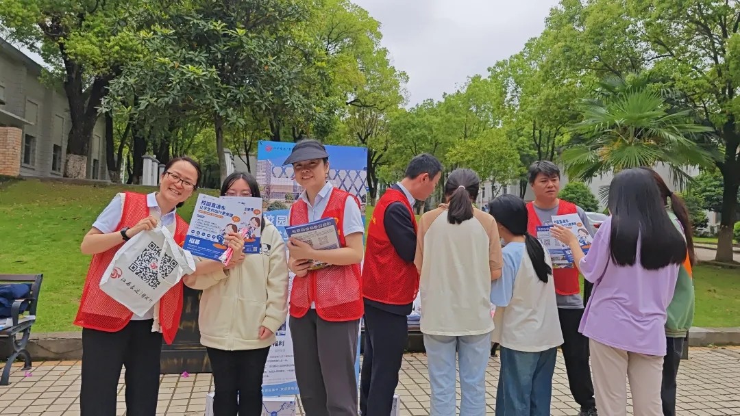 都市城際公交：“五一”校園直通車地推活動正式啟動